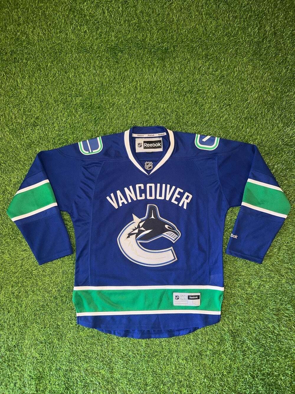 Reebok Vancouver Canucks NHL Jersey Size L Blue Hockey